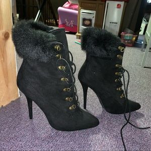 Black fur boots